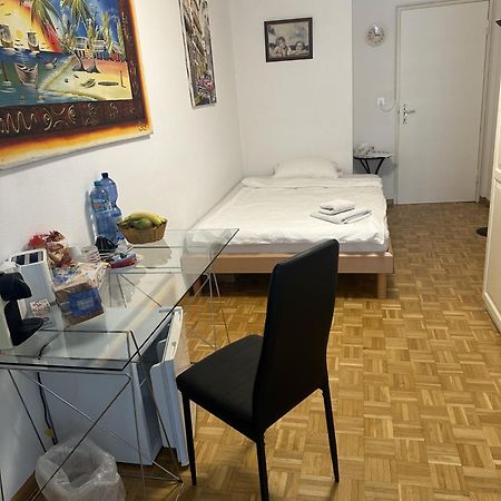 Schönes Zimmer in der City Basel Exterior foto