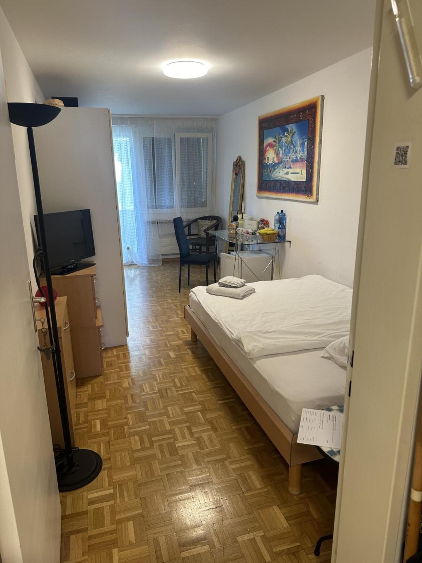 Schönes Zimmer in der City Basel Exterior foto